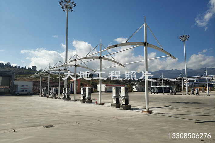 20210520_廣東茂名充電站開始安裝_1.jpg