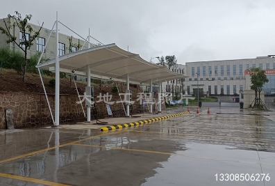 四川瀘州高新區(qū)充電站順利竣工